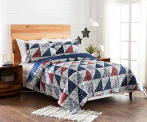 Farmhouse Style: MaryJane's Home 3-Piece Patriotic Patchwork Quilt Set - Full/Queen