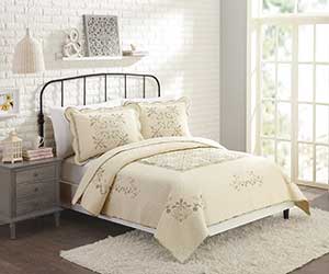 Farmhouse Style: MaryJane's Home Vintage Treasure Quilt - King