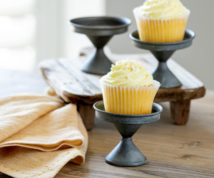 Farmhouse Style: Tin Cupcake Stand