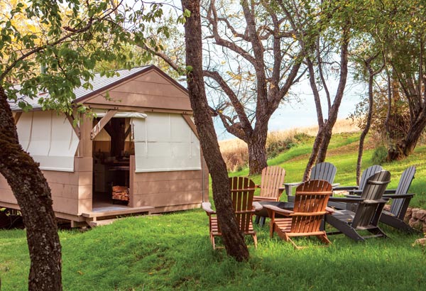 outdoor cove bed at MaryJanesFarm