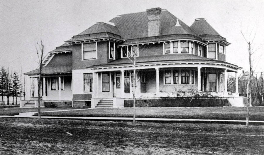 black and white housefront